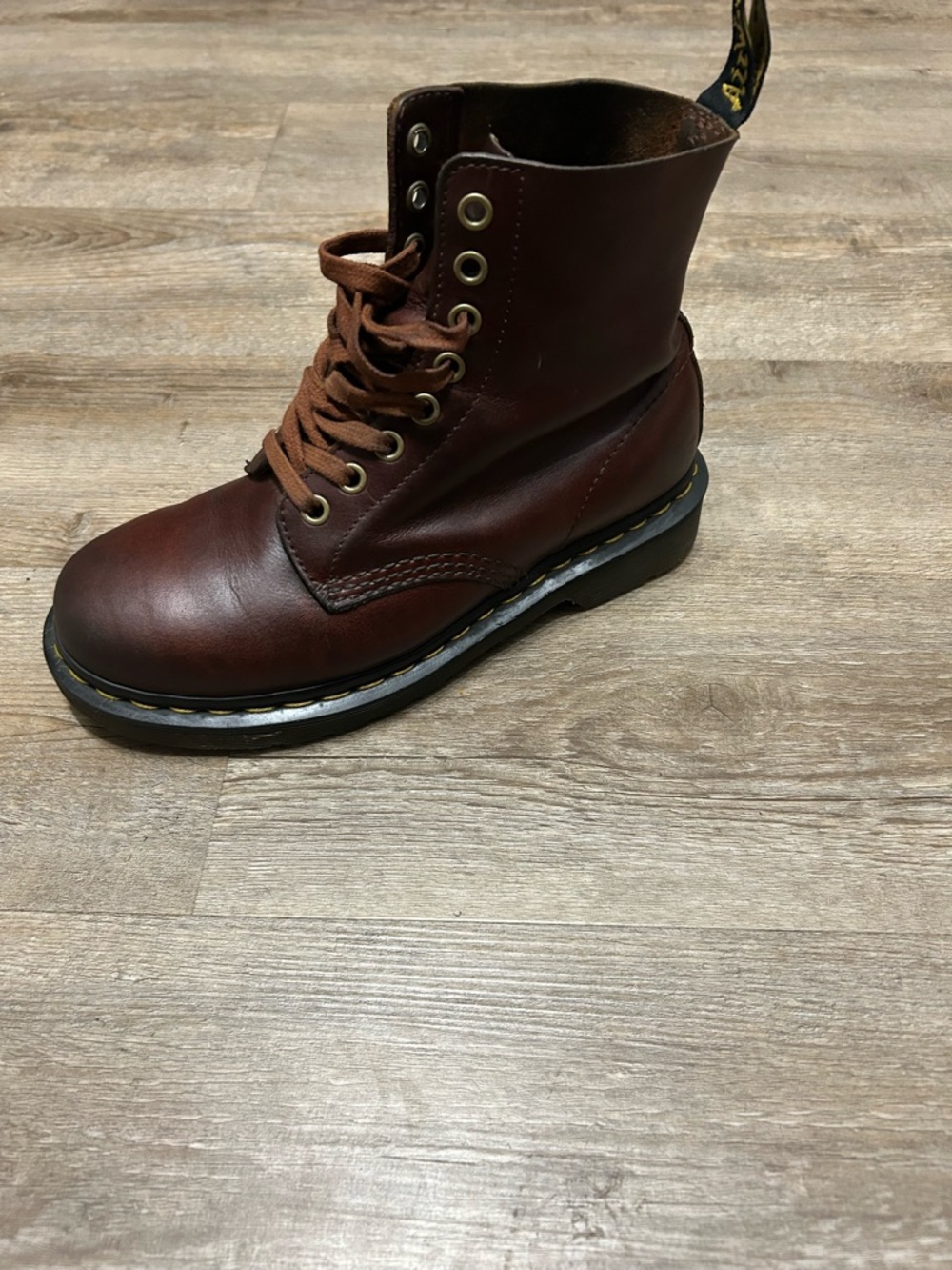 Dr. Martens Women’s Size 5 US Brown Leather Ankle 8-Eye Lace-Up Boots Distressed - Picture 6 of 10